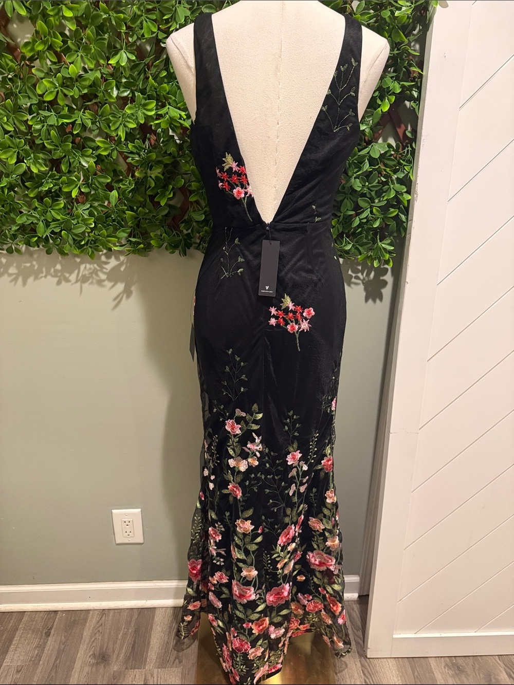 NWT-Soiree Blossom Black Floral Embroidered Mermaid Maxi Dress - Picture 11 of 16